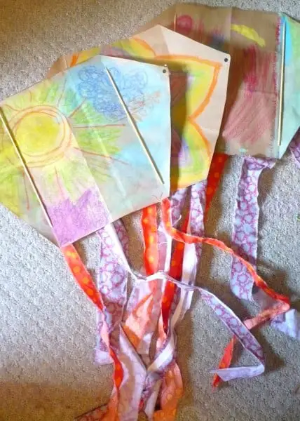 Crafty Kite DIY {2 Sticks}