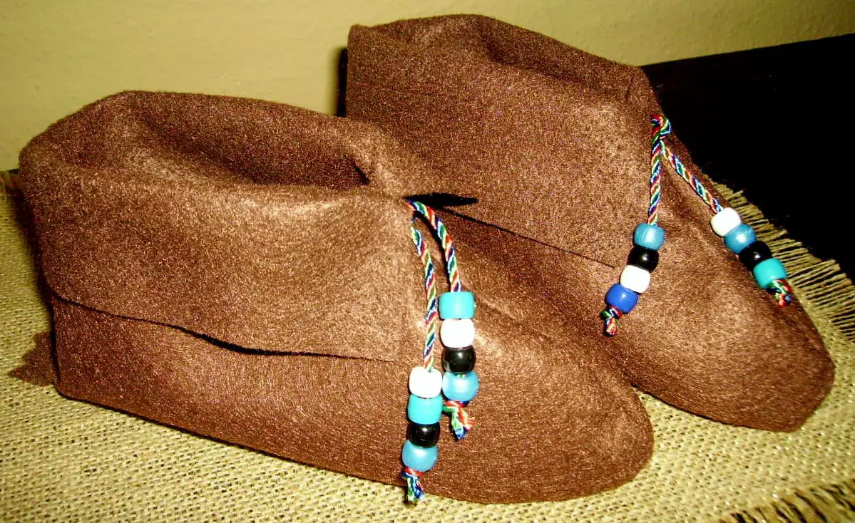 Make American Indian Mocassins from Felt